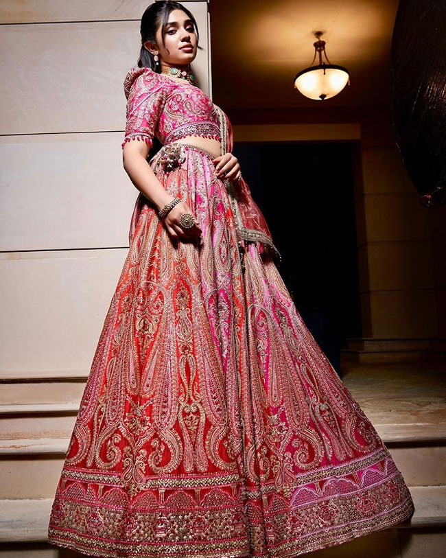 Staggering Poses Of Krithi Shetty